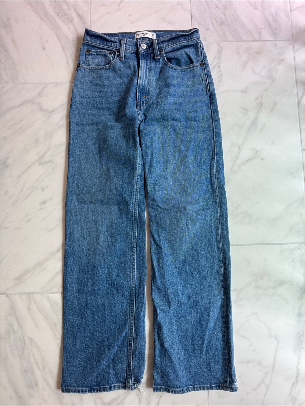 Abercrombie & Fitch Blue High-Rise '90s Relaxed Jeans size 25 short